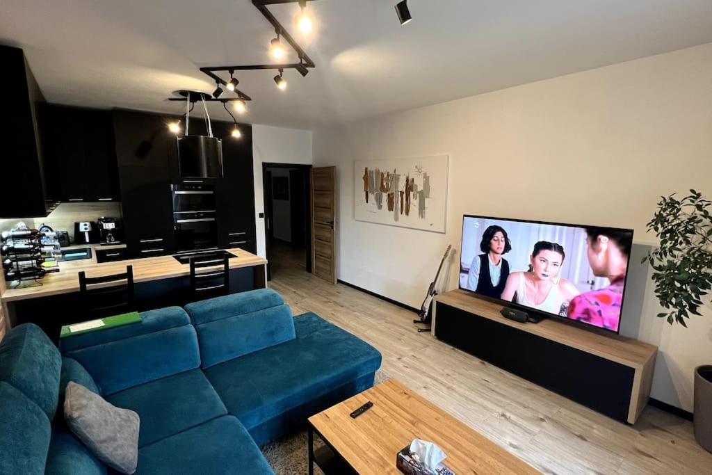 Lake Apartment, 2X Free Garage, 10 Mins To Centre Bratislava Eksteriør billede