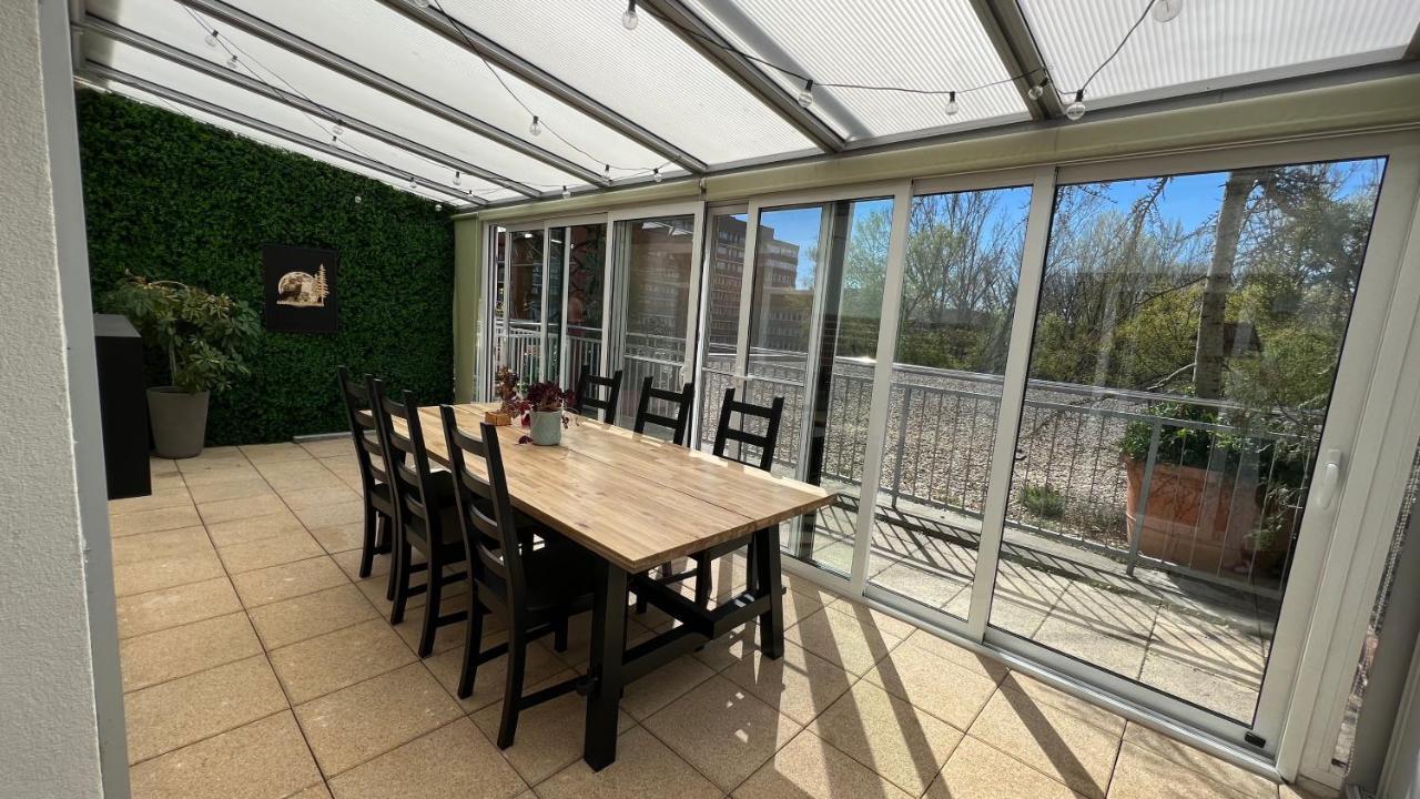 Lake Apartment, 2X Free Garage, 10 Mins To Centre Bratislava Eksteriør billede