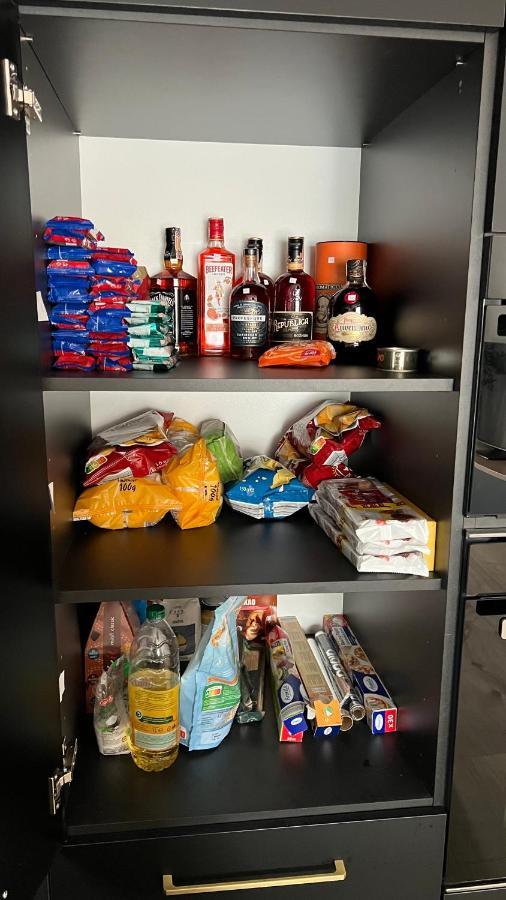 Lake Apartment, 2X Free Garage, 10 Mins To Centre Bratislava Eksteriør billede
